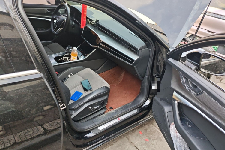 奥迪A6L 2023款 改款 45 TFSI 臻选动感型局部细节9005