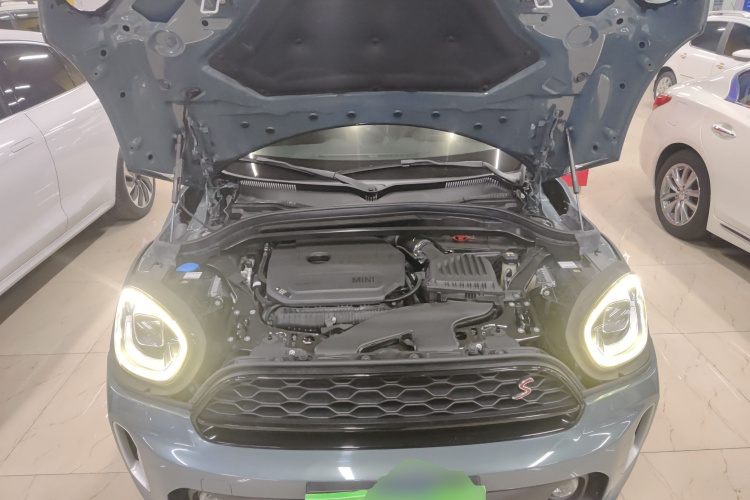 MINI Countryman 2021款 2.0T COOPER S ALL4机舱底盘24