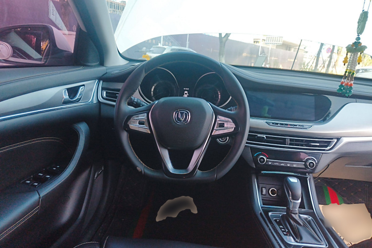 长安 逸动 2019款 高能版 1.6L GDI 自动先锋型 国VI中控内饰13