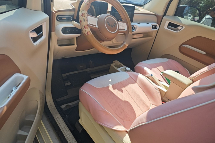 五菱汽车 宏光MINIEV 2024款 第三代 215km 进阶版中控内饰7003