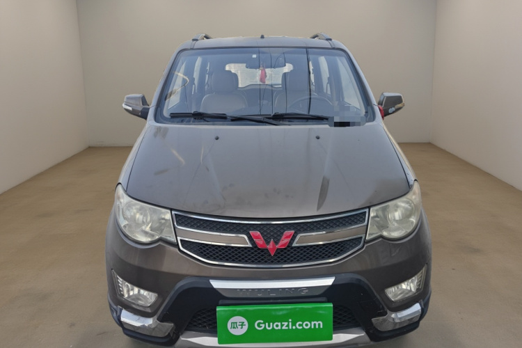 五菱汽车 五菱宏光 2014款 1.5L S舒适型车身外观2