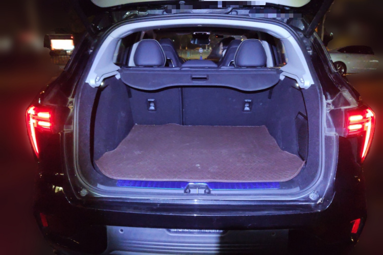 领克01 2023款 2.0TD 两驱型Pro中控内饰23