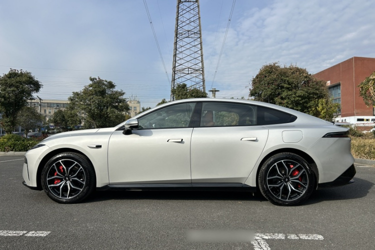 东风奕派 eπ007 2025款 纯电 565四驱Max领航版车身外观6003