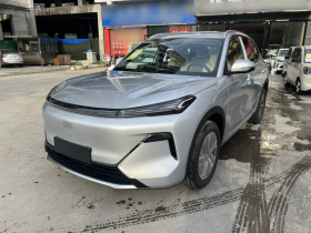 吉利银河 银河星舰7 EM-i 2025款 55km 启航版