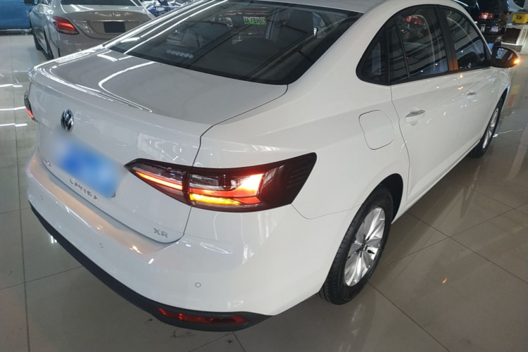 大众 朗逸 2025款 新锐 1.5L 出众新逸版车身外观7