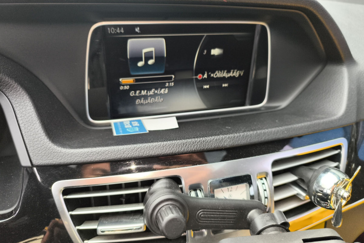 奔驰E级 2015款 改款 E 260 L 运动型局部细节16