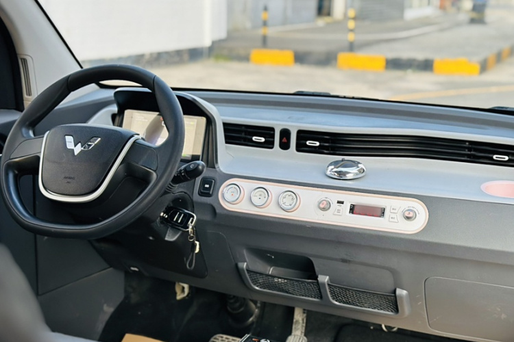 五菱汽车 宏光MINIEV 2021款 马卡龙时尚款 三元锂中控内饰7007