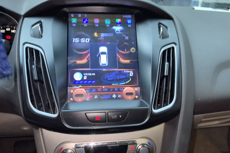 福特 福克斯 2012款 三厢 1.6L 自动风尚型局部细节16