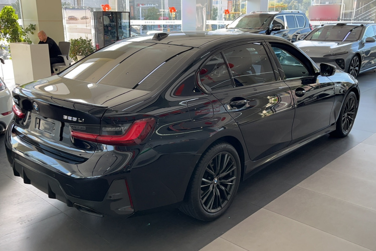 宝马3系 2023款 325Li M运动曜夜套装车身外观6003
