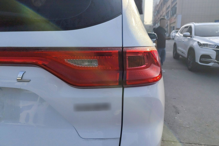 哈弗M6 2021款 PLUS 1.5T DCT精英智联型车身外观6006