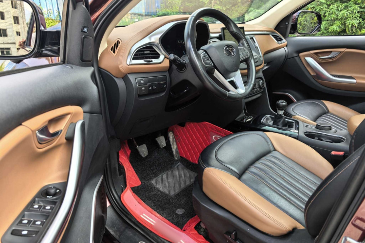 东南DX7 2015款 1.5T 手动尊贵型中控内饰7003