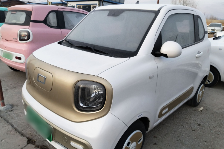 奔腾小马 2025款 222km 灵动马车身外观1