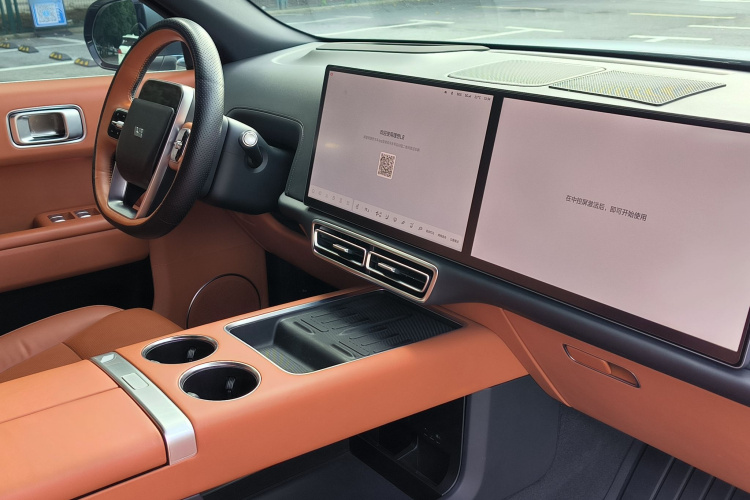 理想汽车 理想L8 2023款 Pro中控内饰7006