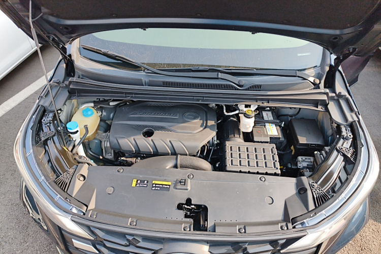 广汽传祺 传祺M6 2021款 PRO 270T DCT尊享版机舱底盘24