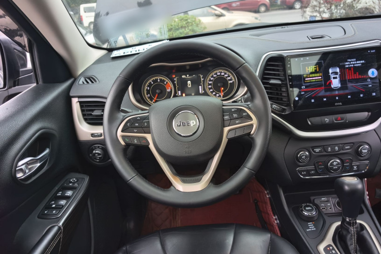 Jeep 自由光 2017款 2.4L 专业版中控内饰13