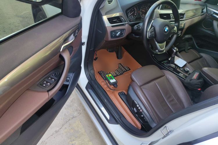 宝马X1 2018款 sDrive18Li 尊享型中控内饰20