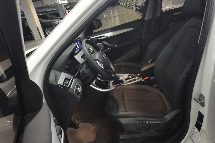 宝马X1 2019款 sDrive20Li 领先型中控内饰20