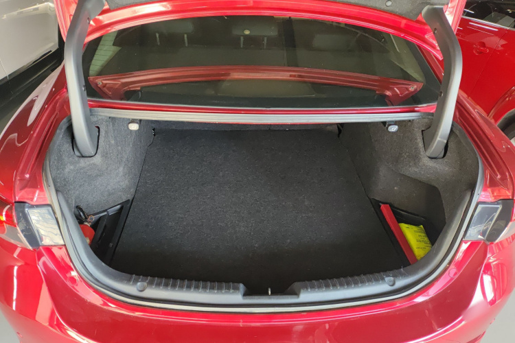 马自达 阿特兹 2018款 2.0L 蓝天豪华版 国V机舱底盘23