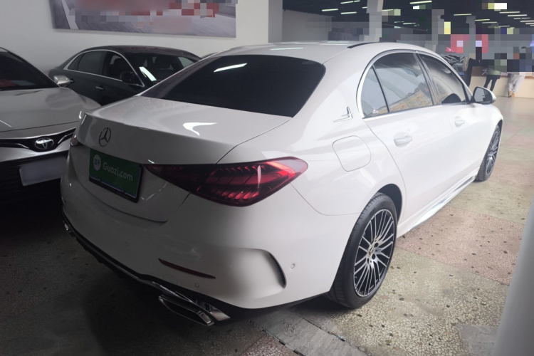 奔驰C级 2024款 改款 C 200 L 运动版车身外观7