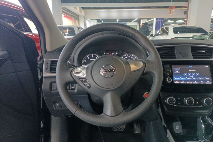 日产 轩逸 2018款 1.6XV CVT尊享版中控内饰13