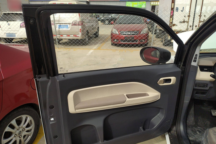 奇瑞新能源 QQ冰淇淋 2025款 155km 圣代版中控内饰7007