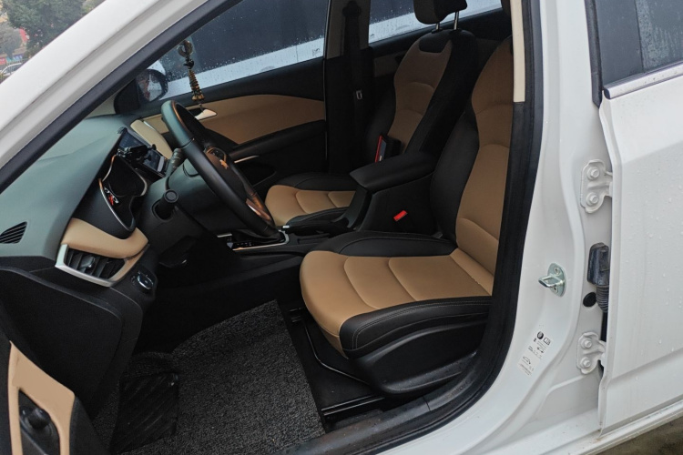 雪佛兰 科鲁泽 2022款 320 自动悦享版局部细节19