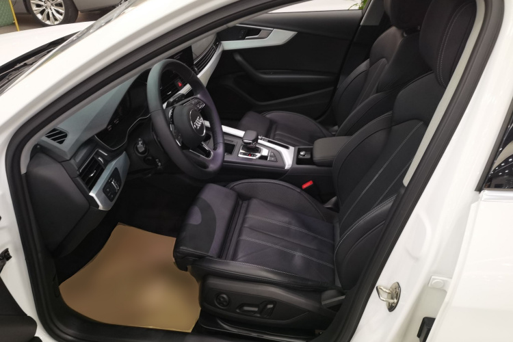 奥迪A4L 2023款 40 TFSI 时尚动感型中控内饰19