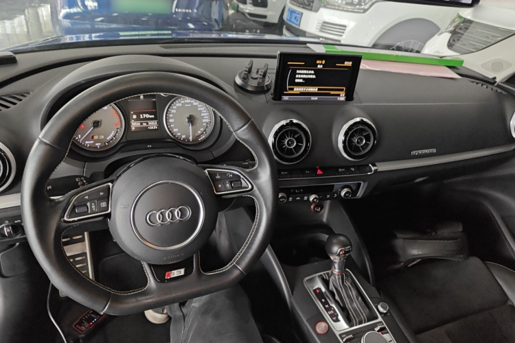 奥迪S3 2017款 S3  2.0T Limousine中控内饰7002