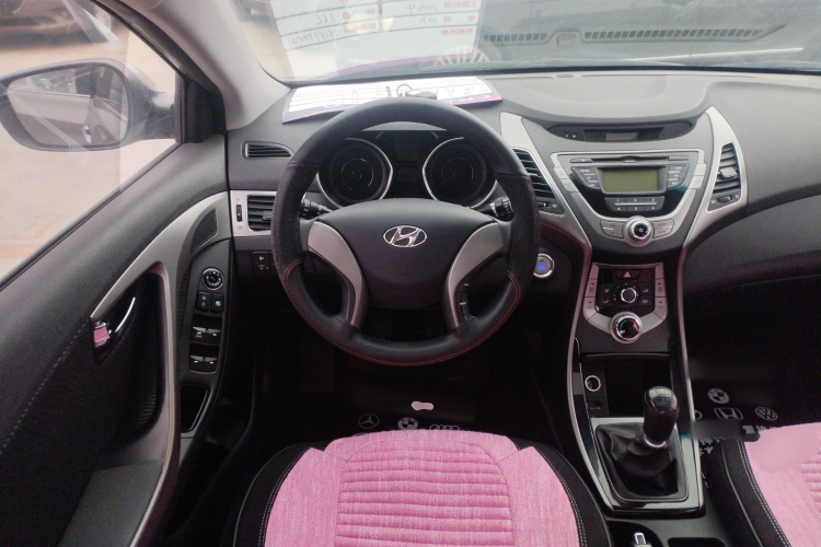 现代 朗动 2012款 1.6L 手动领先型中控内饰13