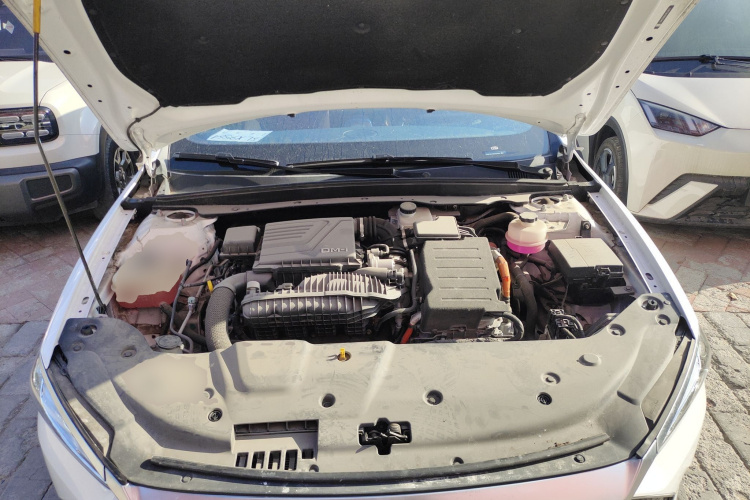 比亚迪 秦PLUS 2023款 冠军版 DM-i 120KM领先型机舱底盘24