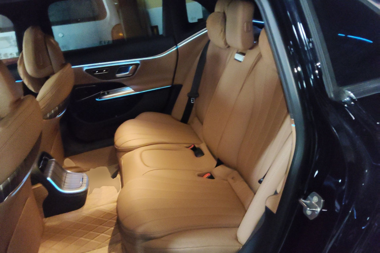 奔驰E级 2025款 E 300 L 时尚型中控内饰21