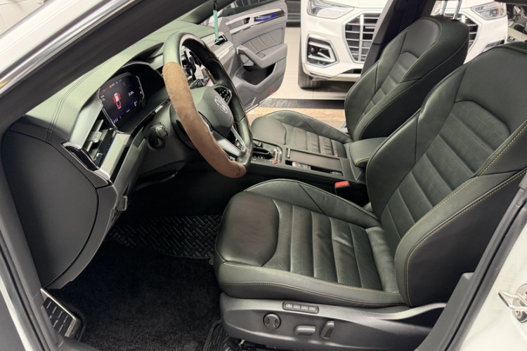 一汽-大众CC 2023款 380TSI 夺目版局部细节19