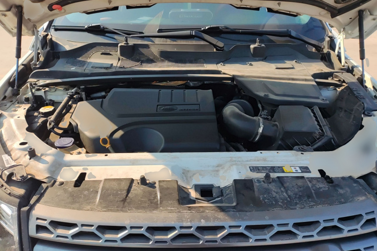 路虎 发现神行 2018款 240PS SE版机舱底盘24