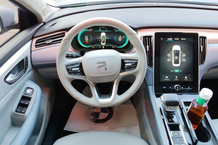飞凡汽车 飞凡ER6 2020款 620km 智享版中控内饰13