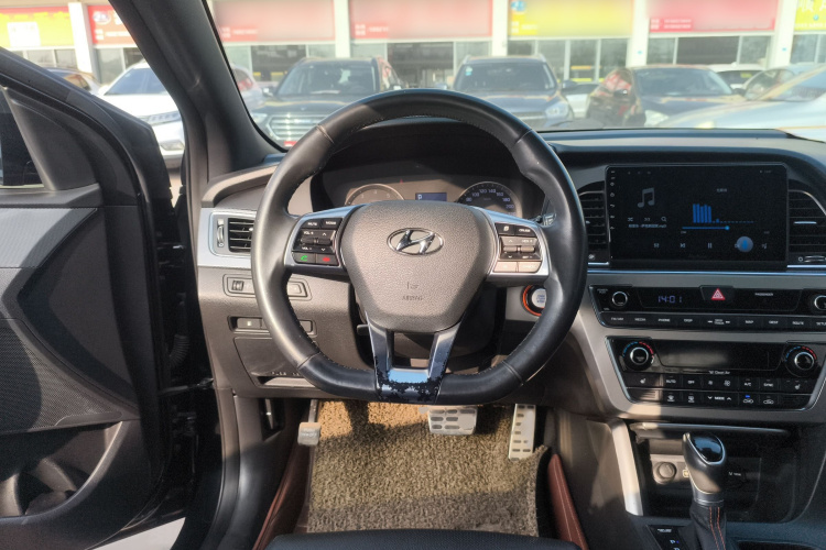 现代 索纳塔 2015款 1.6T GLS智能型局部细节13