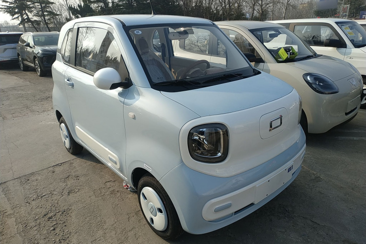 奔腾小马 2026款 222km 炫彩马车身外观3