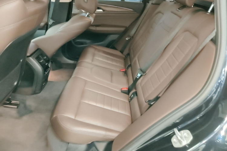 宝马X3 2021款 改款 xDrive28i M运动套装中控内饰21