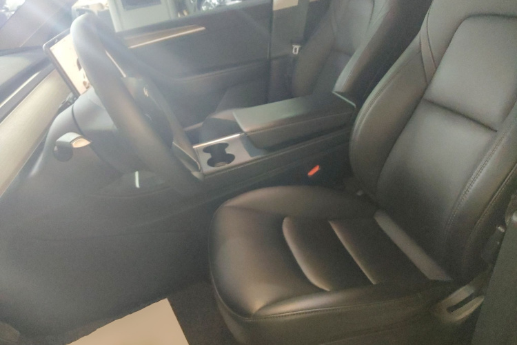 特斯拉 Model Y 2022款 改款 后轮驱动版中控内饰19