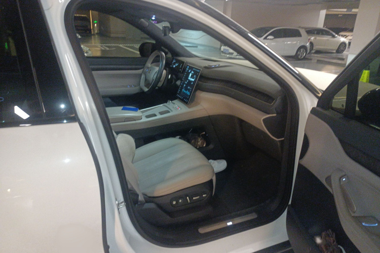 蔚来ES8 2023款 75kWh 行政版局部细节9005