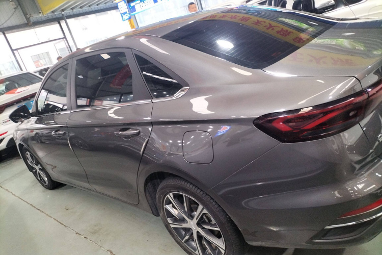 吉利汽车 帝豪 2023款 第4代冠军版 1.5L CVT尊贵型车身外观6003