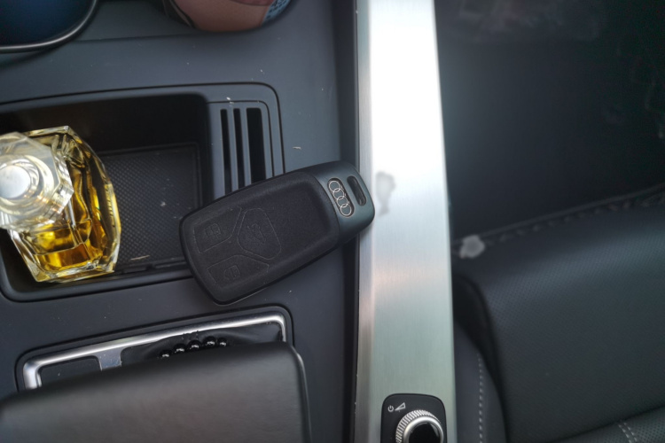 奥迪A4L 2020款 40 TFSI 时尚动感型中控内饰7001