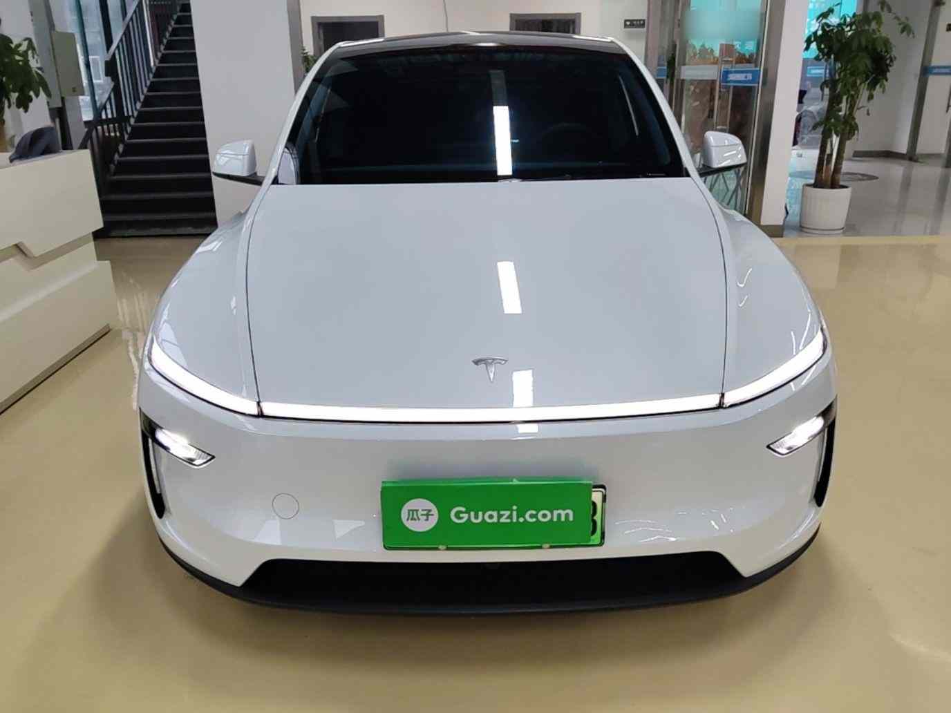 特斯拉 Model Y 2025款 后轮驱动版(1)