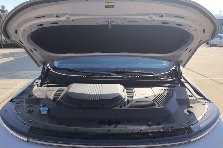 捷途山海L9 2025款 1.5TD 2DHT 旗舰版 6座机舱底盘24