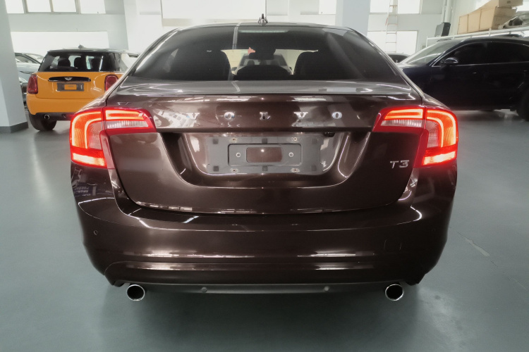 沃尔沃S60 2018款 S60L T3 智进版车身外观6004