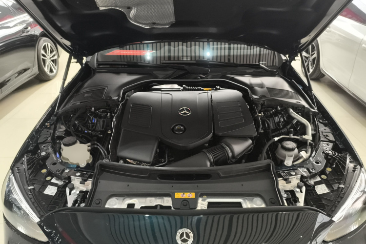 奔驰C级 2024款 改款 C 260 L 皓夜运动版机舱底盘24