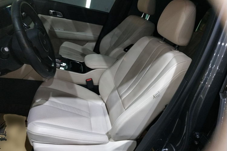 理想汽车 理想ONE 2020款 增程6座版局部细节19