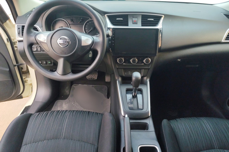 日产 轩逸 2021款 经典 1.6XE CVT舒适版中控内饰12