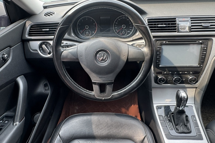 大众 帕萨特 2014款 1.8TSI DSG尊荣版中控内饰7002