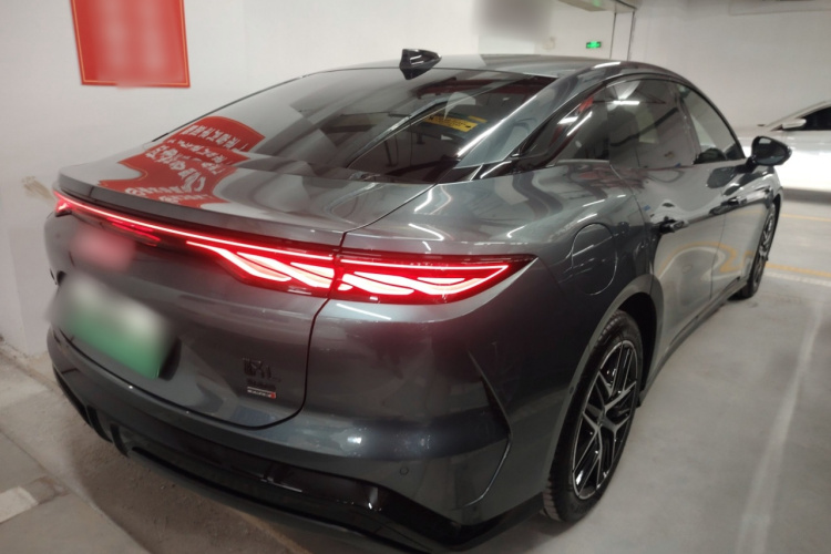 比亚迪 汉L 2025款 DM-p 四驱激光雷达旗舰型车身外观6005