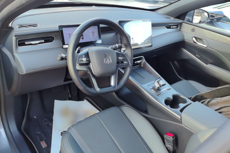 比亚迪 秦PLUS 2025款 EV 智驾版 510KM领先型中控内饰7002